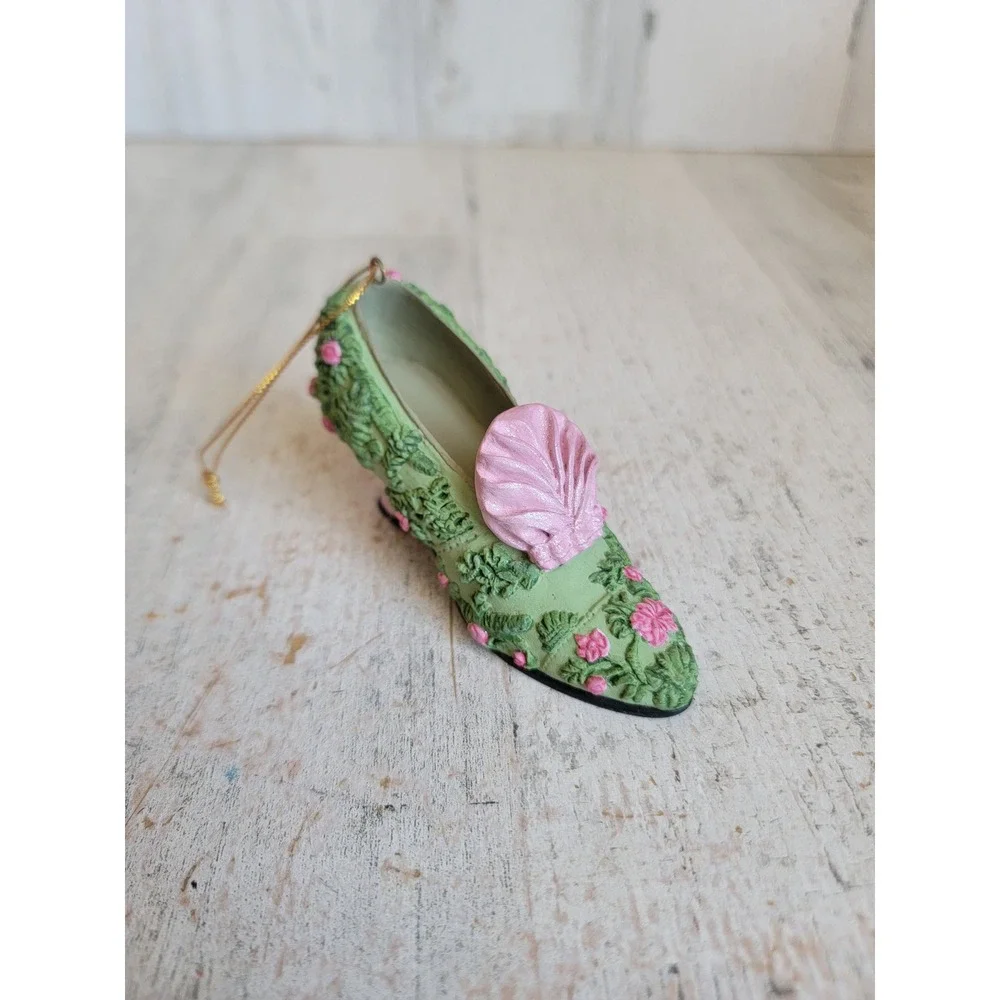 MMA shoe metropolitan seashell green shoe unique ornament Xmas home